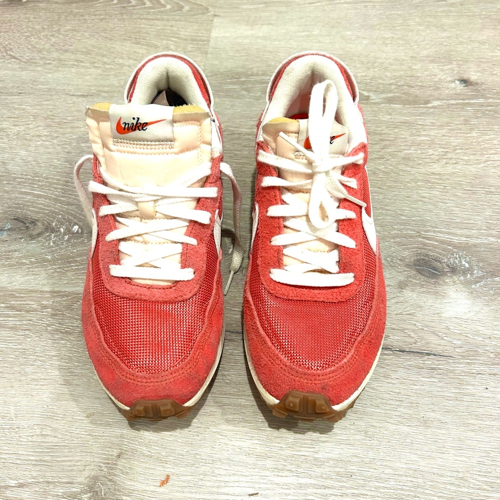 Nike Women's Red and Cream Athletic Sneakers